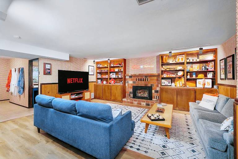 Apartment Shelton