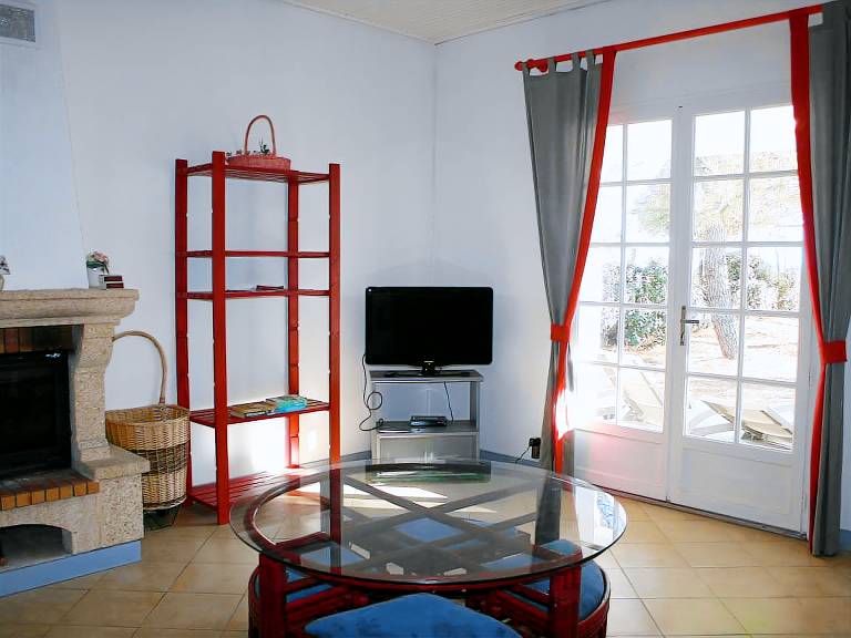 Fully equipped wonderful vacation home with BBQ & yard | Beach nearby | Pets allowed — photo 4