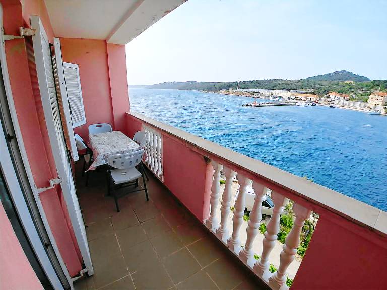 Ferienwohnung  Lavdara