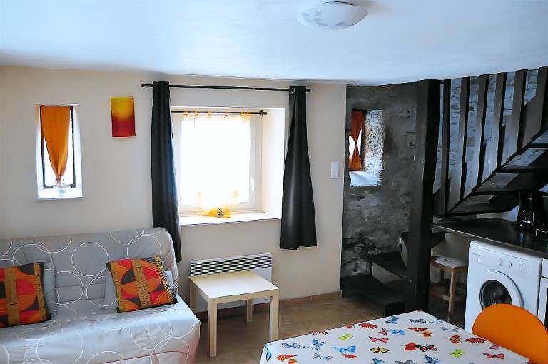 Cozy Cottage with Private Garden and Wi-Fi in Salles-Curan — photo 5