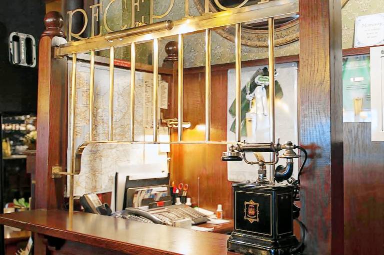 Hotel et le Café de Paris