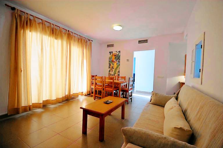 Holiday apartment with pool & terrace — photo 5
