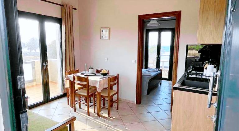 Rental apartment with terrace & garden — photo 3