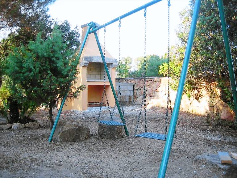 Child-friendly villa with barbeque, terrace & yard | Pets allowed — photo 2