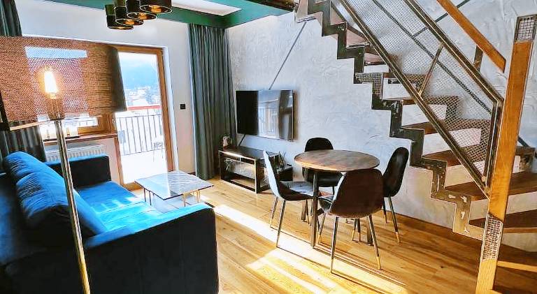 Rental apartment with barbeque, terrace & yard — photo 2