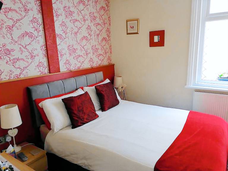 Bed and Breakfast in Blackpool from 36 HomeToGo