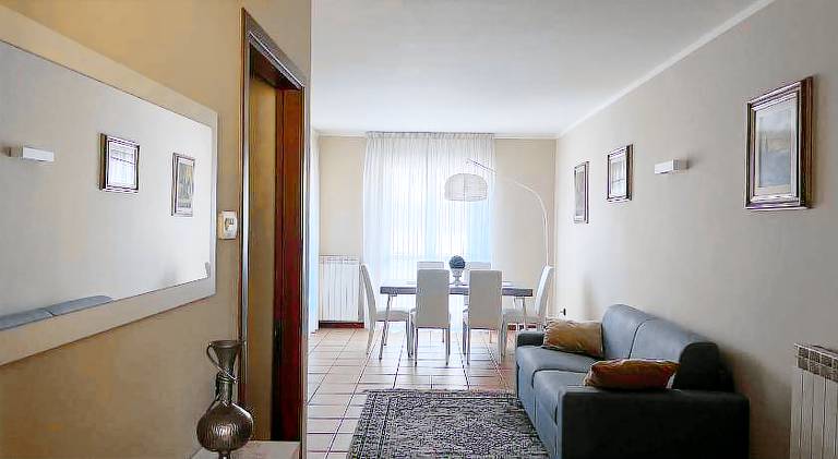 Holiday apartment with 2 rooms for 6 persons — photo 3