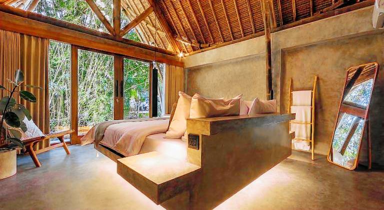 Villa with pool — photo 2
