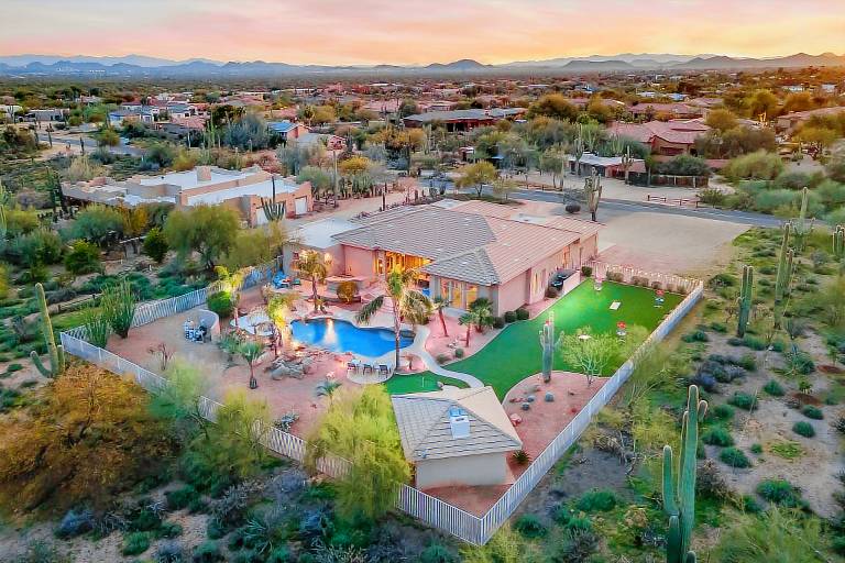 House Desert Hide-a-way