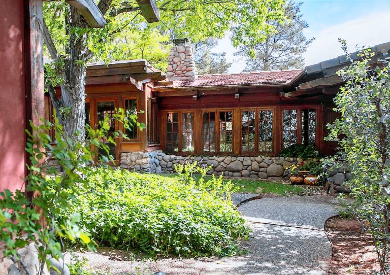 House  Village of Oak Creek