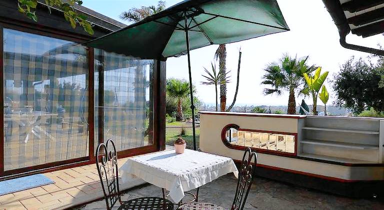 Holiday apartment with pool — photo 5