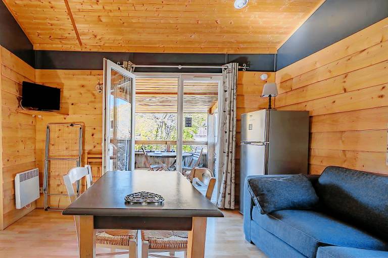 Chalet with patio & pool — photo 5