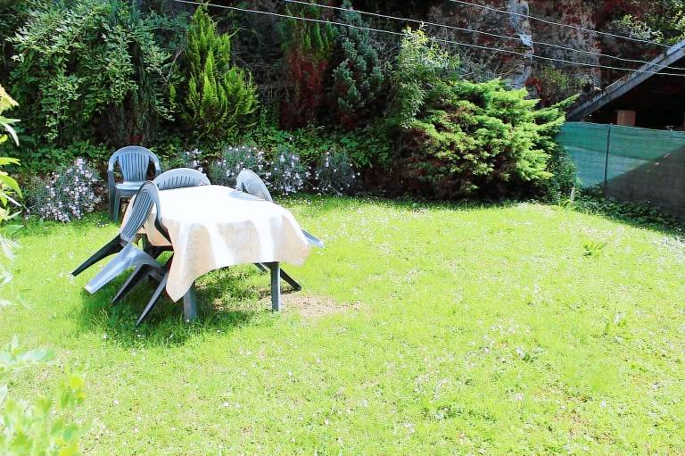 Lovely gite with yard, barbeque & patio | Pets are welcome — photo 2