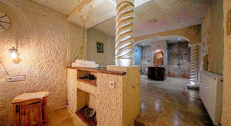 Beautiful house with yard, jacuzzi & patio | Pets allowed — photo 3