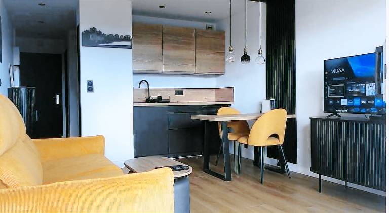 Holiday apartment with 1 room for 4 persons in Montreuil