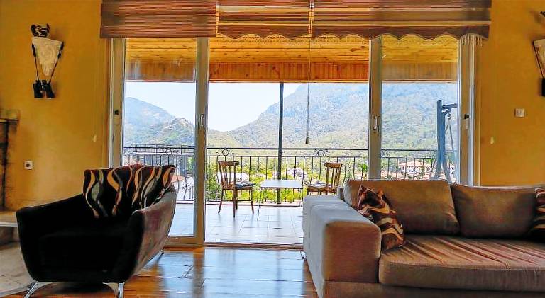 Villa with jacuzzi & pool — photo 2