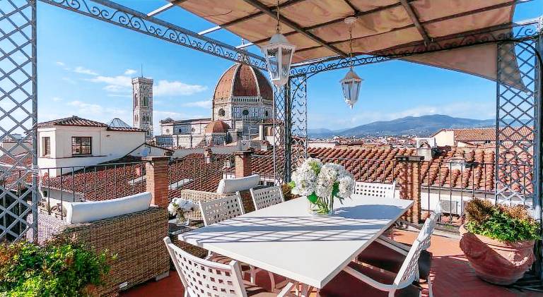 Apartment with patio | Close to Florence Cathedral — photo 2