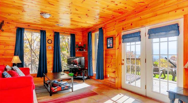 Thistle Britches, Secluded Mountain Cabin with Stunning Mountain Views, 1 Acre Next to Dollywood, Ho — photo 2