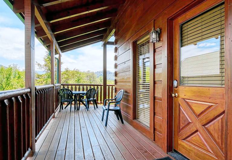 Cabin with private pool — photo 5
