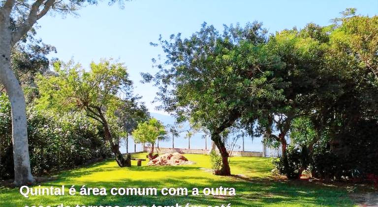 Casinha de praia na Enseada de Brito in Palhoça