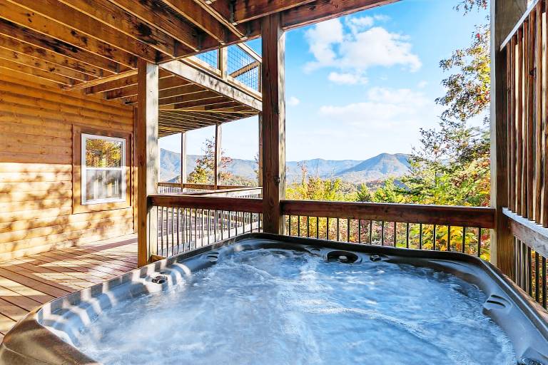 Cabin with pool, hot tub & barbeque | Mountain view — photo 3