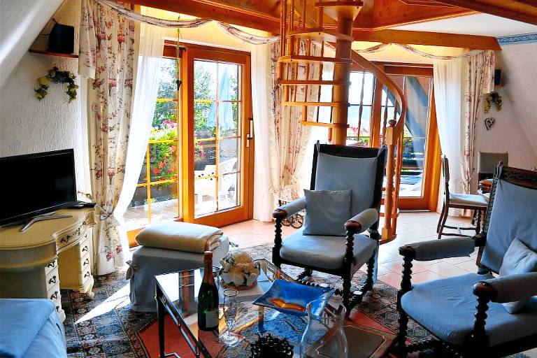 Rental apartment with garden & terrace | Garden view in Seebach