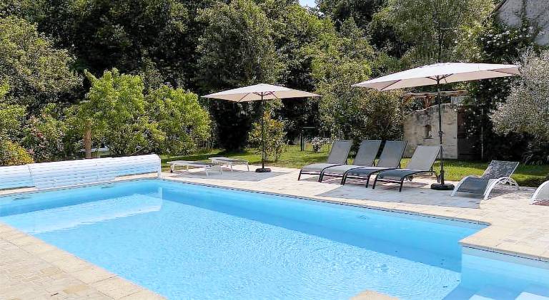 Vacation home with BBQ, pool & garden — photo 2
