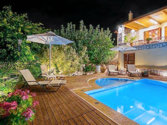 Villa with pool, garden & barbeque — photo 4