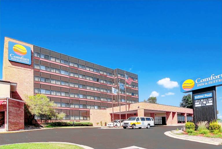 Comfort Inn & Suites Madison - Airport in Madison, MI
