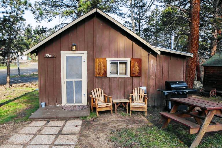 Cabin with patio in Estes Park, CO