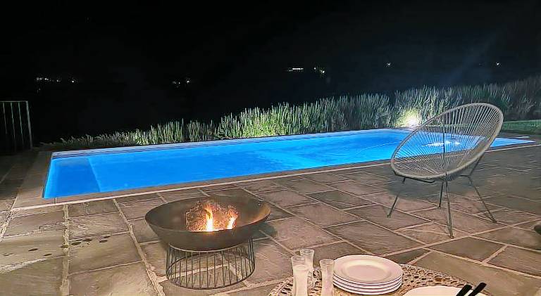Villa with pool — photo 5