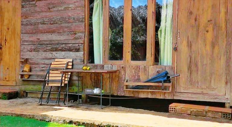 Vacation home with patio, BBQ & yard | Pets are welcome — photo 4