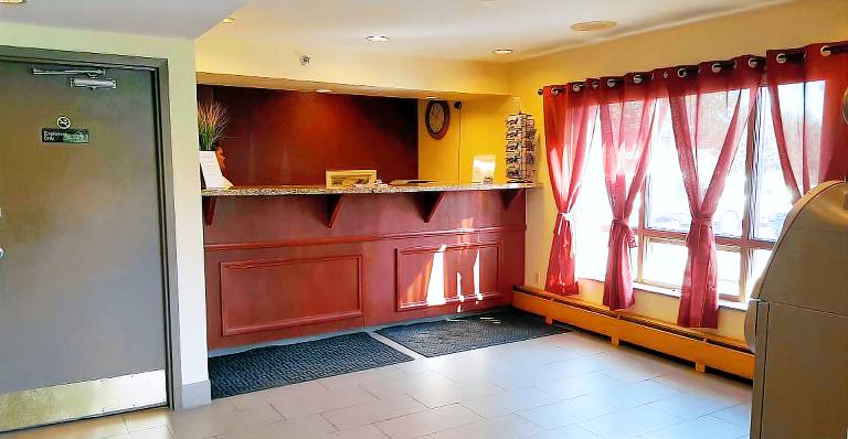 Americas Best Value Inn & Suites Anchorage Airport — photo 5