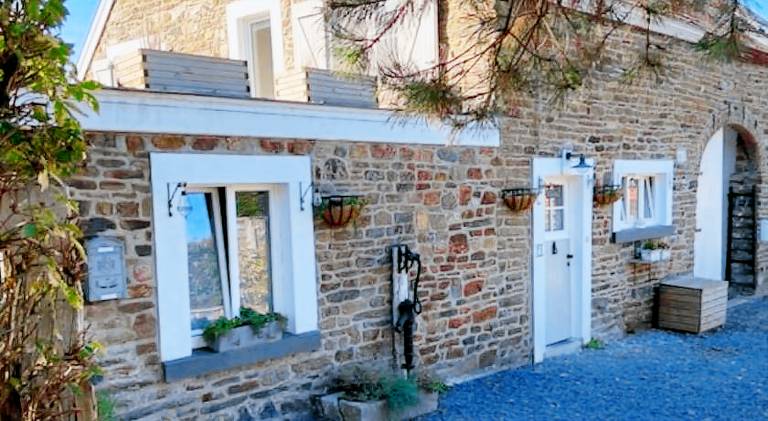 Holiday apartment with pool in Liege