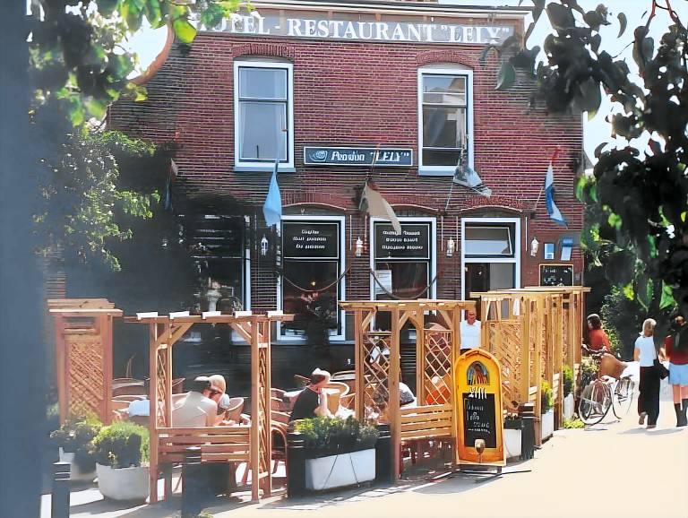 Hotel restaurant 