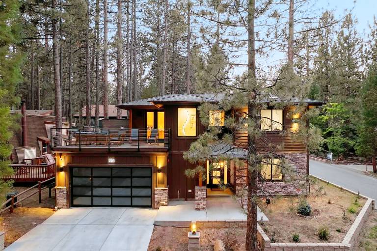 Family-oriented vacation home with private pool & terrace | Ski nearby | Pets allowed — photo 3