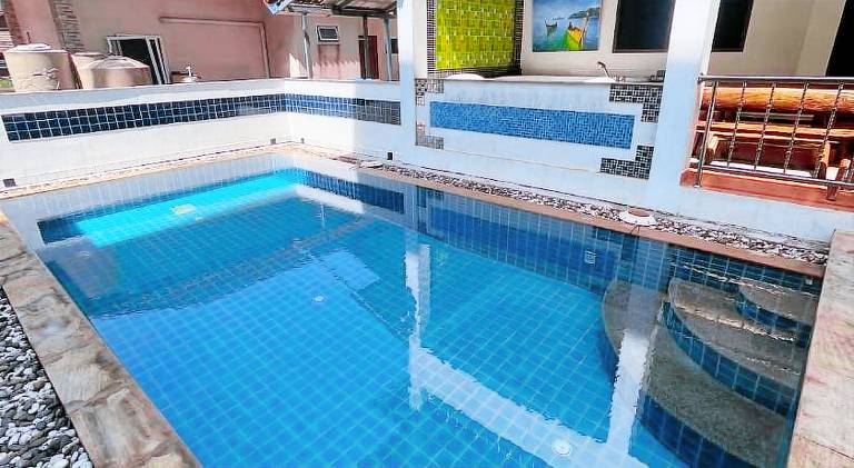Villa with jacuzzi & pool — photo 4
