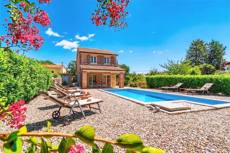 Ferienhaus in Risika für max. 6 Personen, Ferienhaus in Risika für max. 6 Personen,
