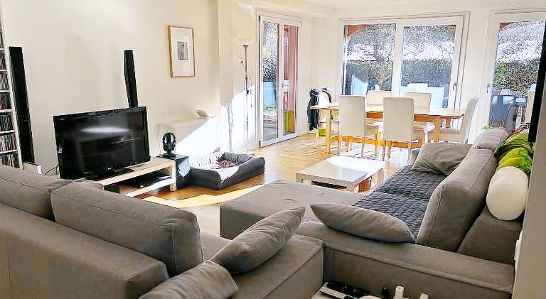 Fully equipped nice rental apartment with barbeque, patio & yard | Next to the beach | Dogs allowed in Losone