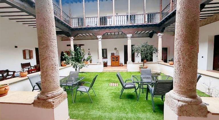 House with terrace & yard | Perfect for remote work — photo 3