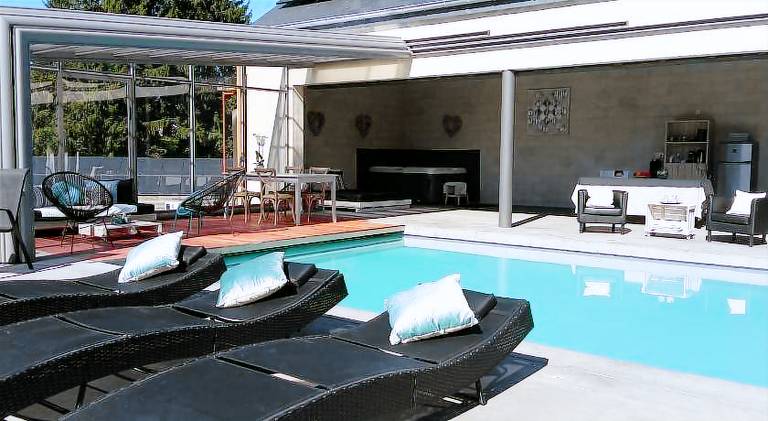 Vacation home with pool & jacuzzi — photo 4