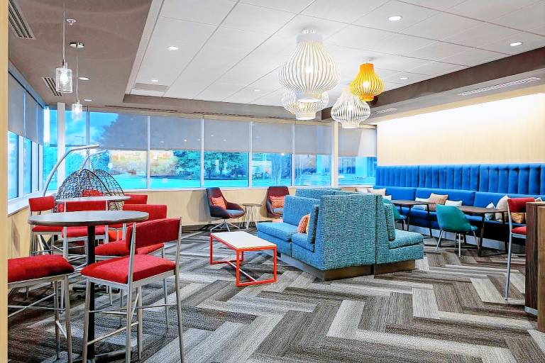 Tru by Hilton Cleveland Midtown — photo 4