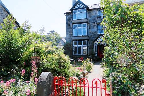 Bed and breakfast  Llanbedr