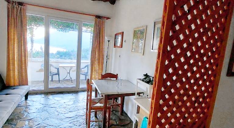 Beautiful house located on a hill, with a spectacular sea view — photo 2