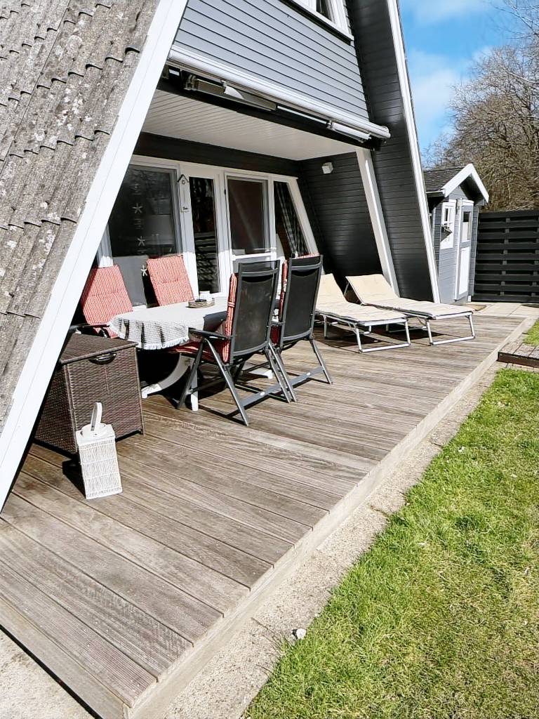 Vacation home with sauna, BBQ & garden | Garden view — photo 2