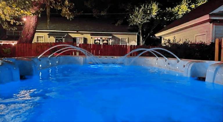 Vacation home with garden, jacuzzi & pool | Pets are welcome — photo 4