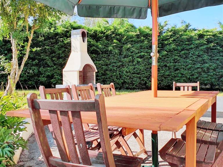 Vacation home with yard, BBQ & terrace | Nature view — photo 2