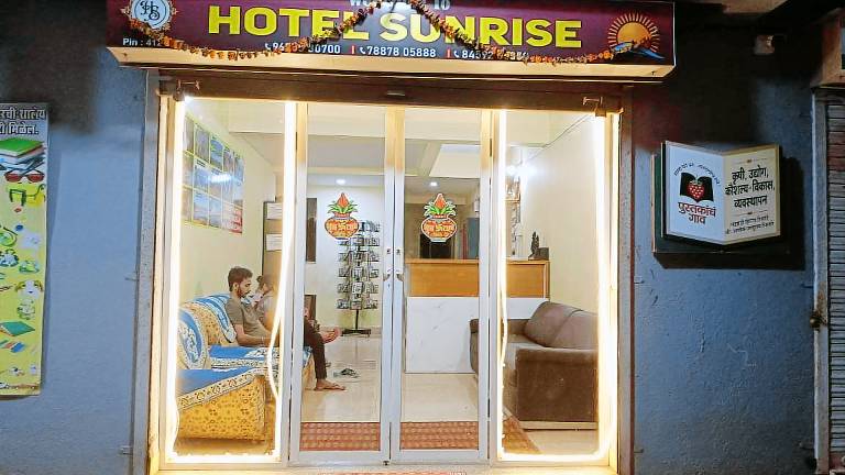 Hotel Sunrise in Jaoli