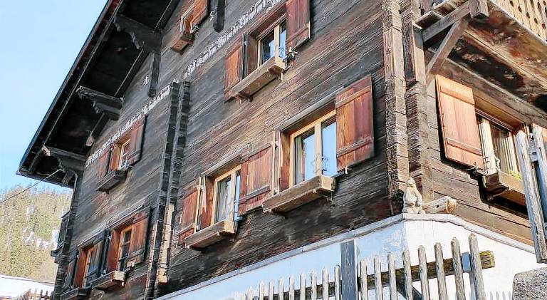 Chalet with 4 rooms for 6 persons in Klosters-Serneus