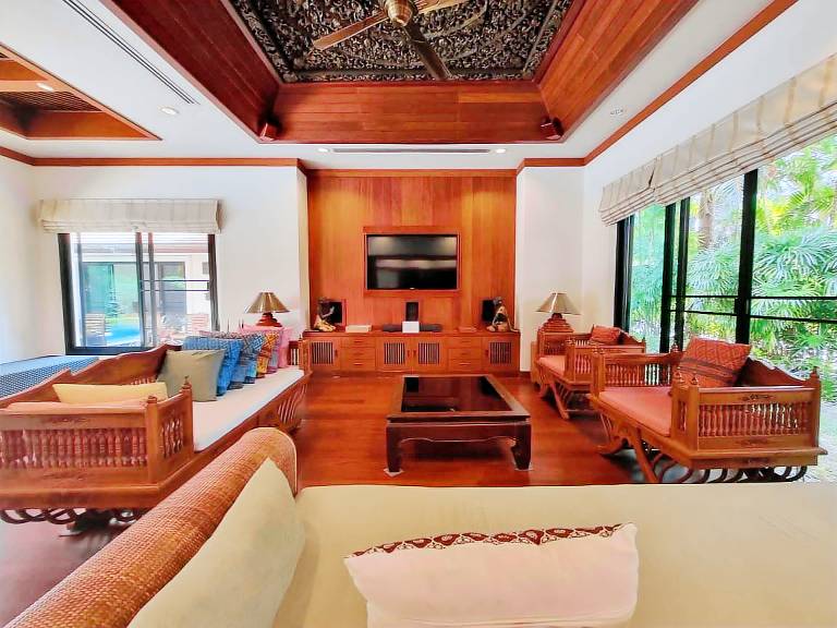 Villa with pool — photo 3